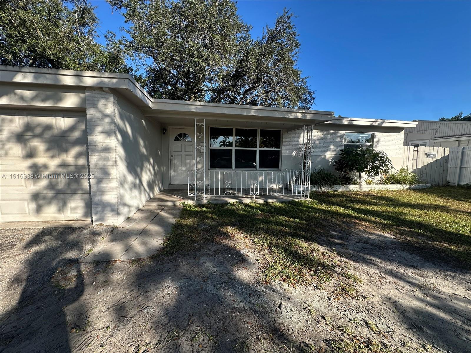 SHERIDAN PARK - Residential Lease