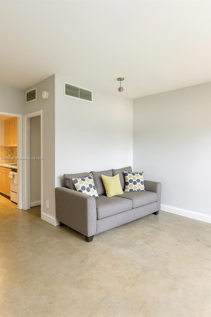 CLIPPER CONDO NO 1 - Residential