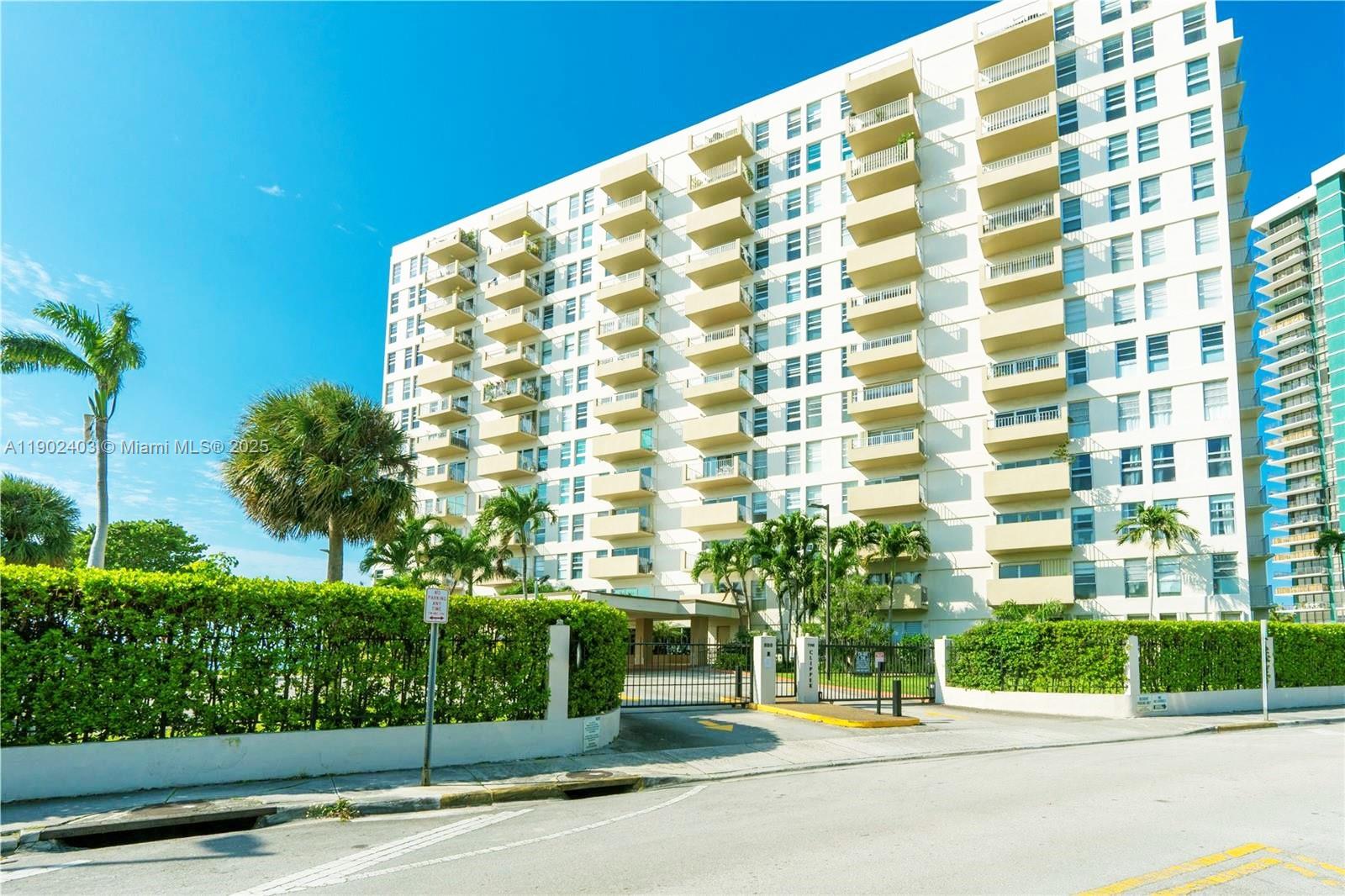 CLIPPER CONDO NO 1 - Residential