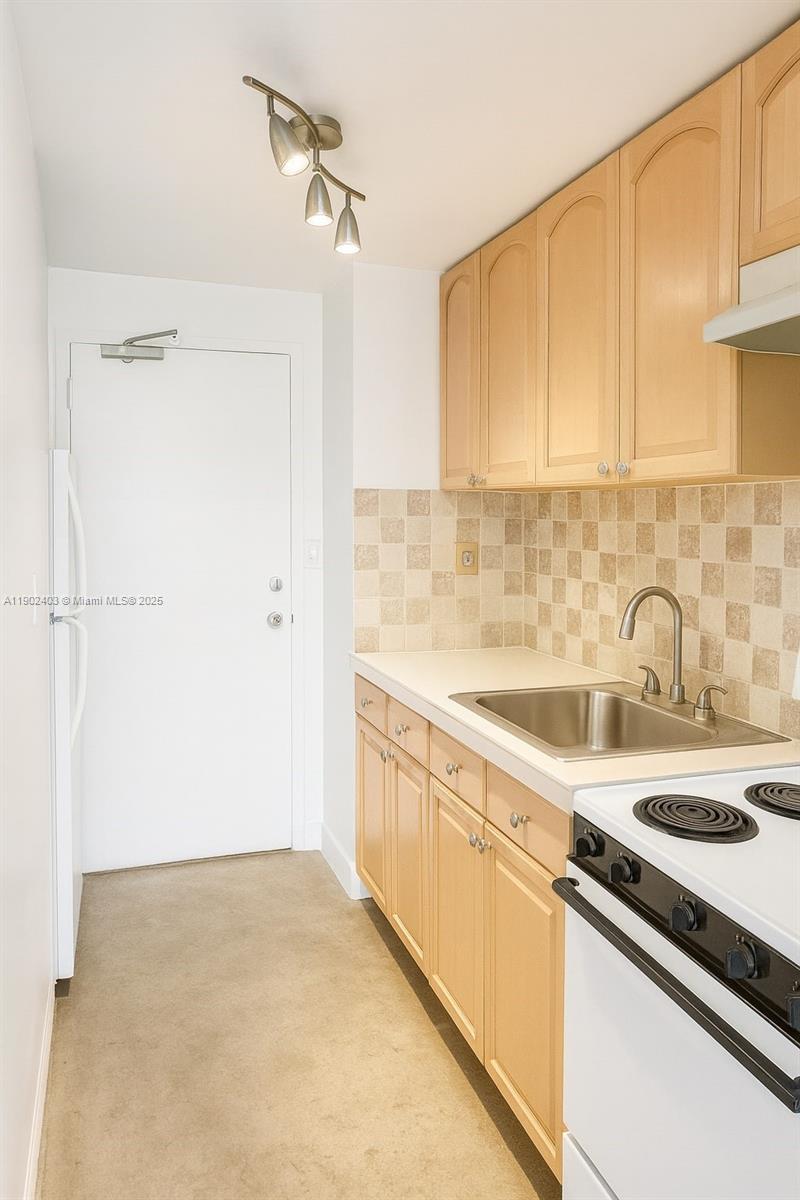 CLIPPER CONDO NO 1 - Residential