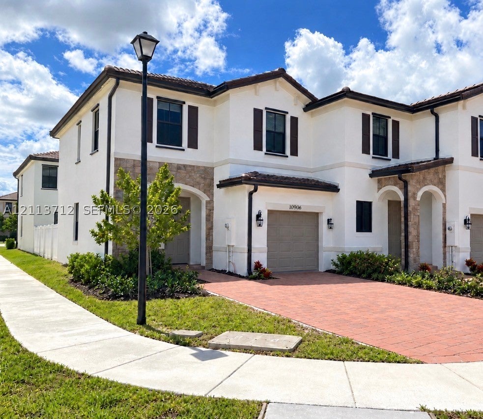 10906 W 33rd Ct