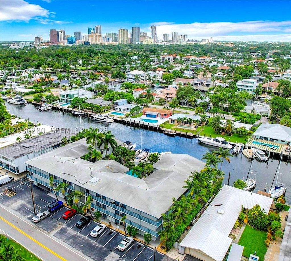 Photo of 1535 SE 15th St #304, Fort Lauderdale, FL 33316 (MLS # A12036280)