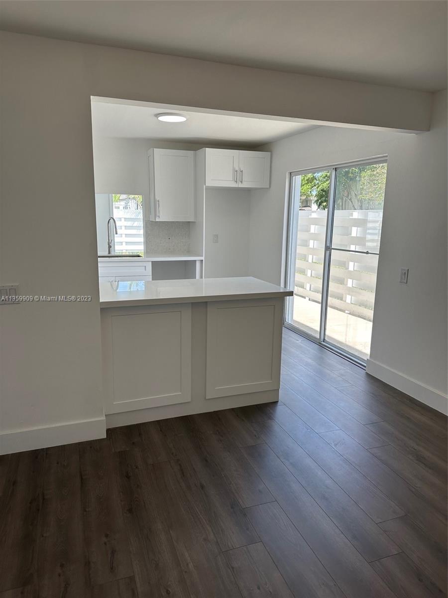 Photo 6 of 33 of 14828 SW 139th Pl house