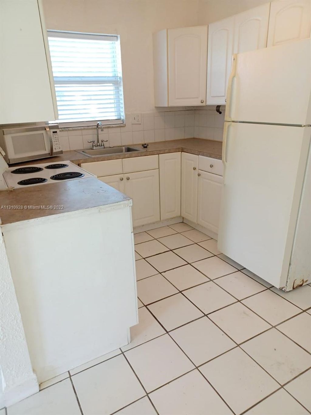 Photo of 262 SW 23rd St #1, Fort Lauderdale, FL 33315 (MLS # A11310928)