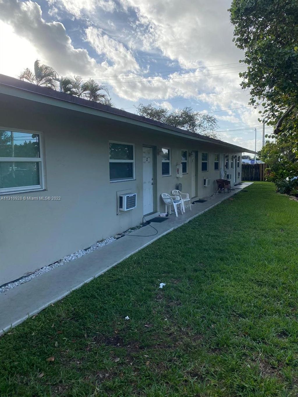 Photo of 262 SW 23rd St #1, Fort Lauderdale, FL 33315 (MLS # A11310928)