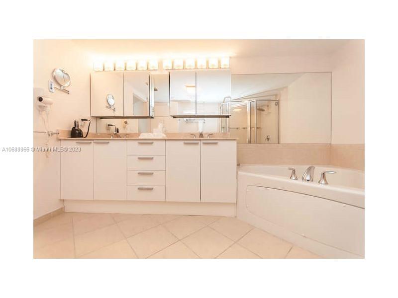 LA PERLA CONDO - Residential Lease