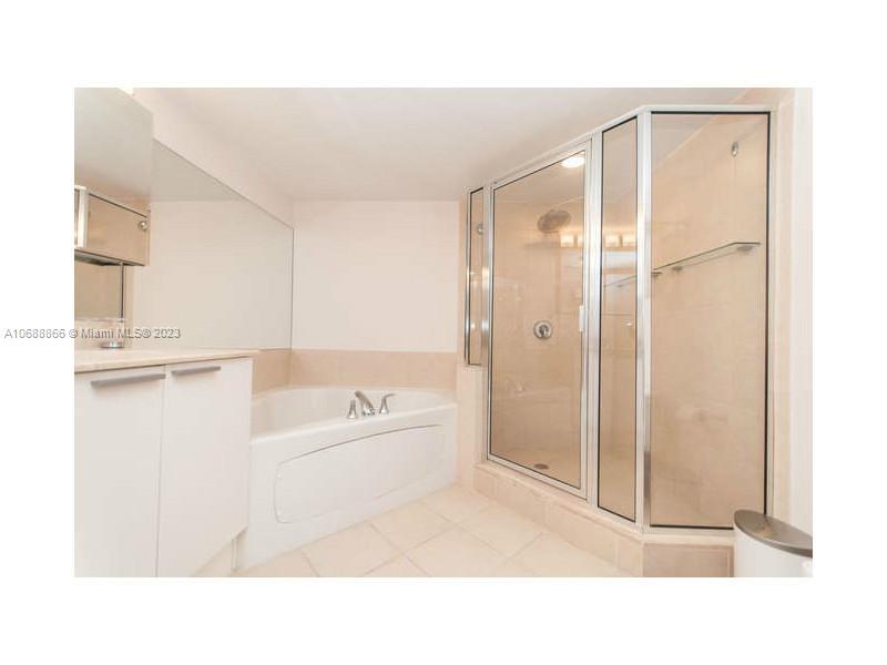 LA PERLA CONDO - Residential Lease