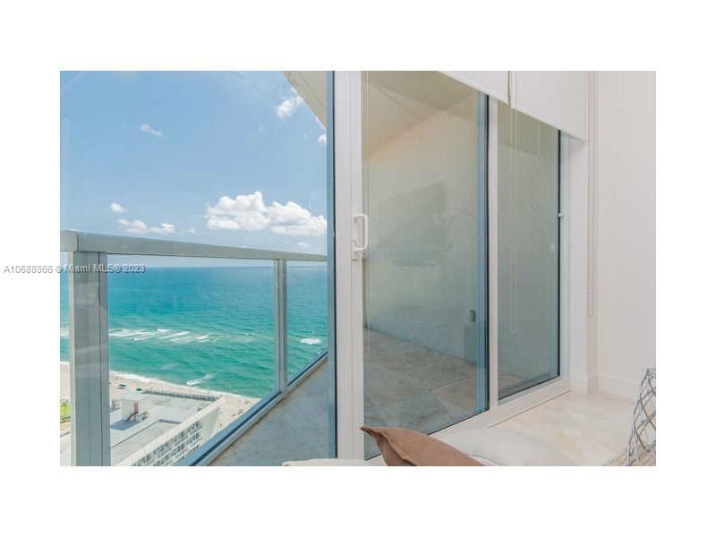 LA PERLA CONDO - Residential Lease