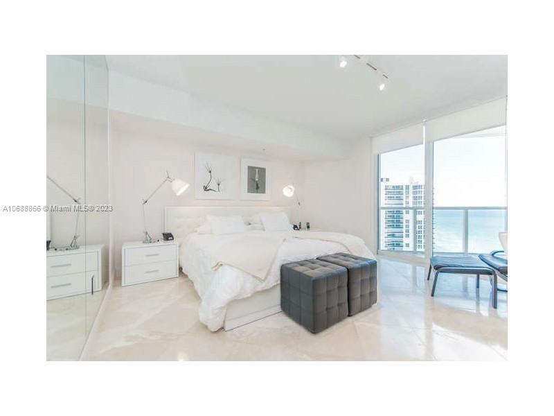 LA PERLA CONDO - Residential Lease