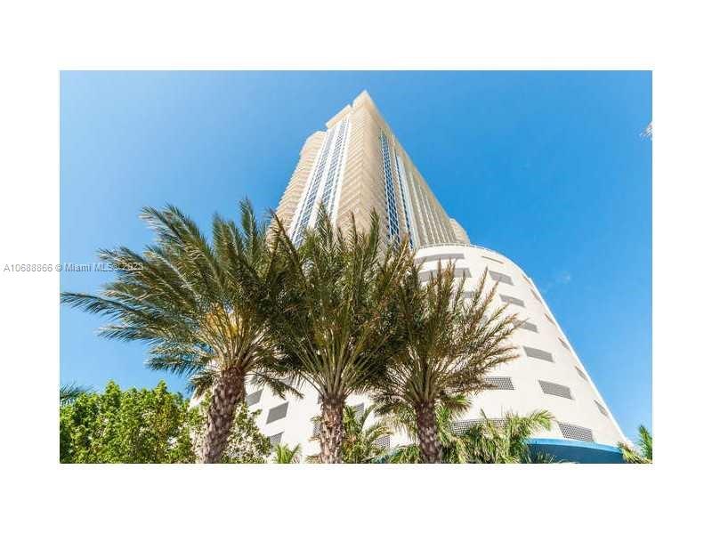 LA PERLA CONDO - Residential Lease