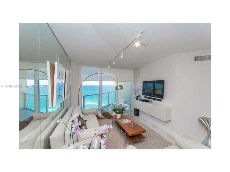 LA PERLA CONDO - Residential Lease