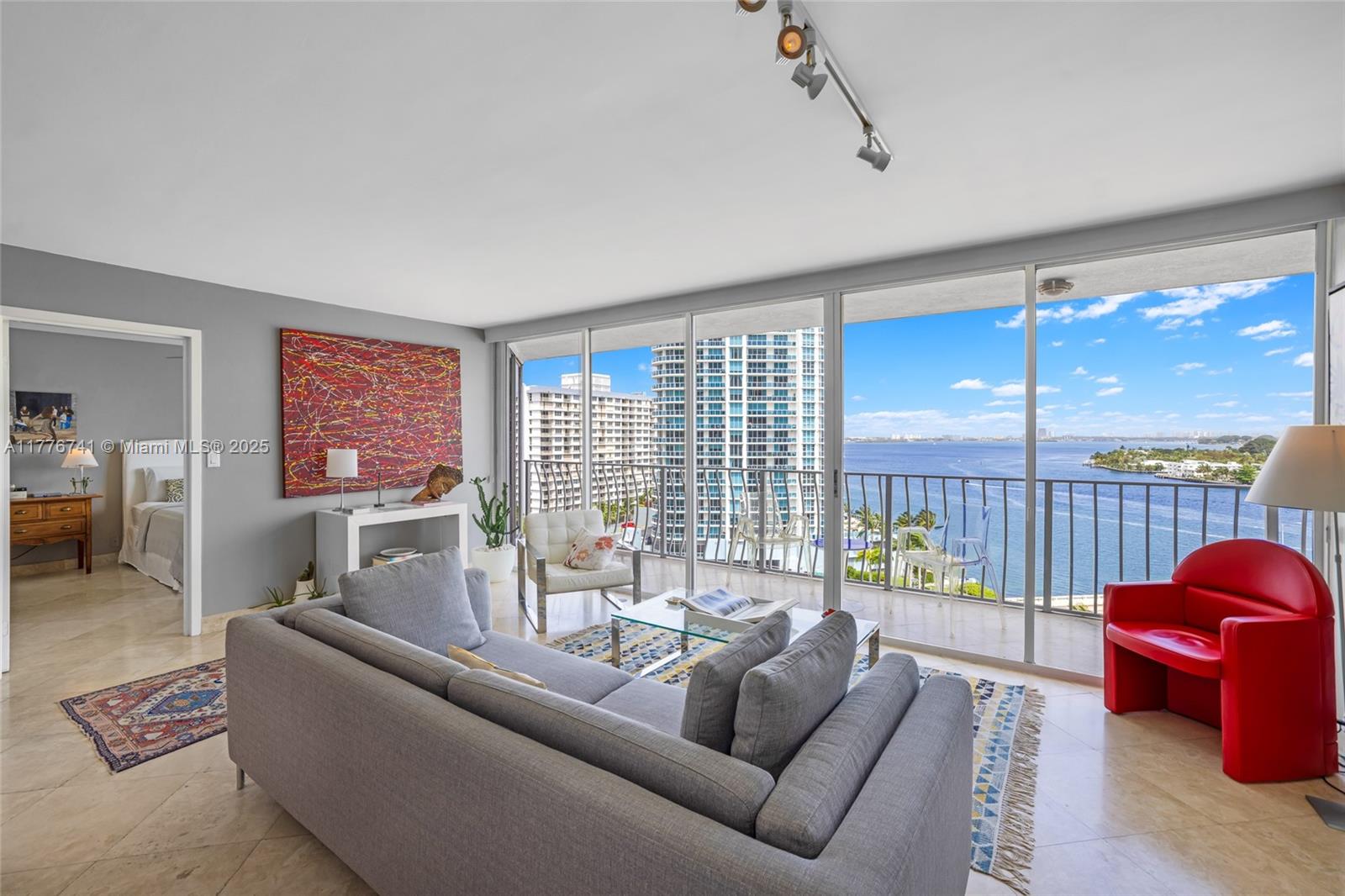 7601 E Treasure Dr 1214