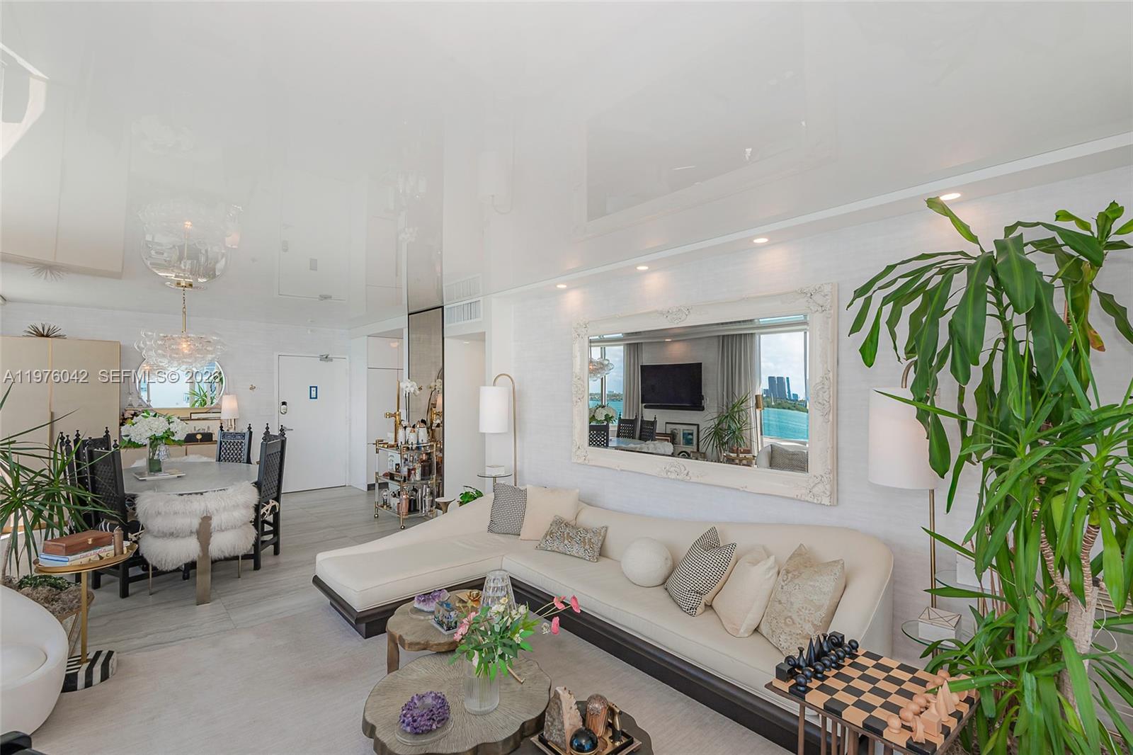 MIRADOR 1000 CONDO - Residential