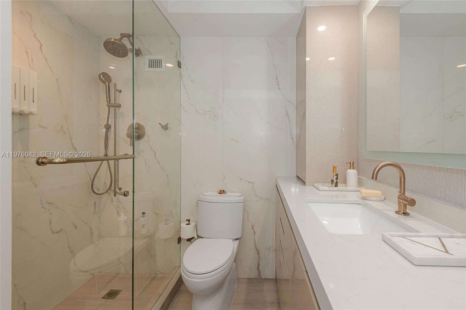 MIRADOR 1000 CONDO - Residential