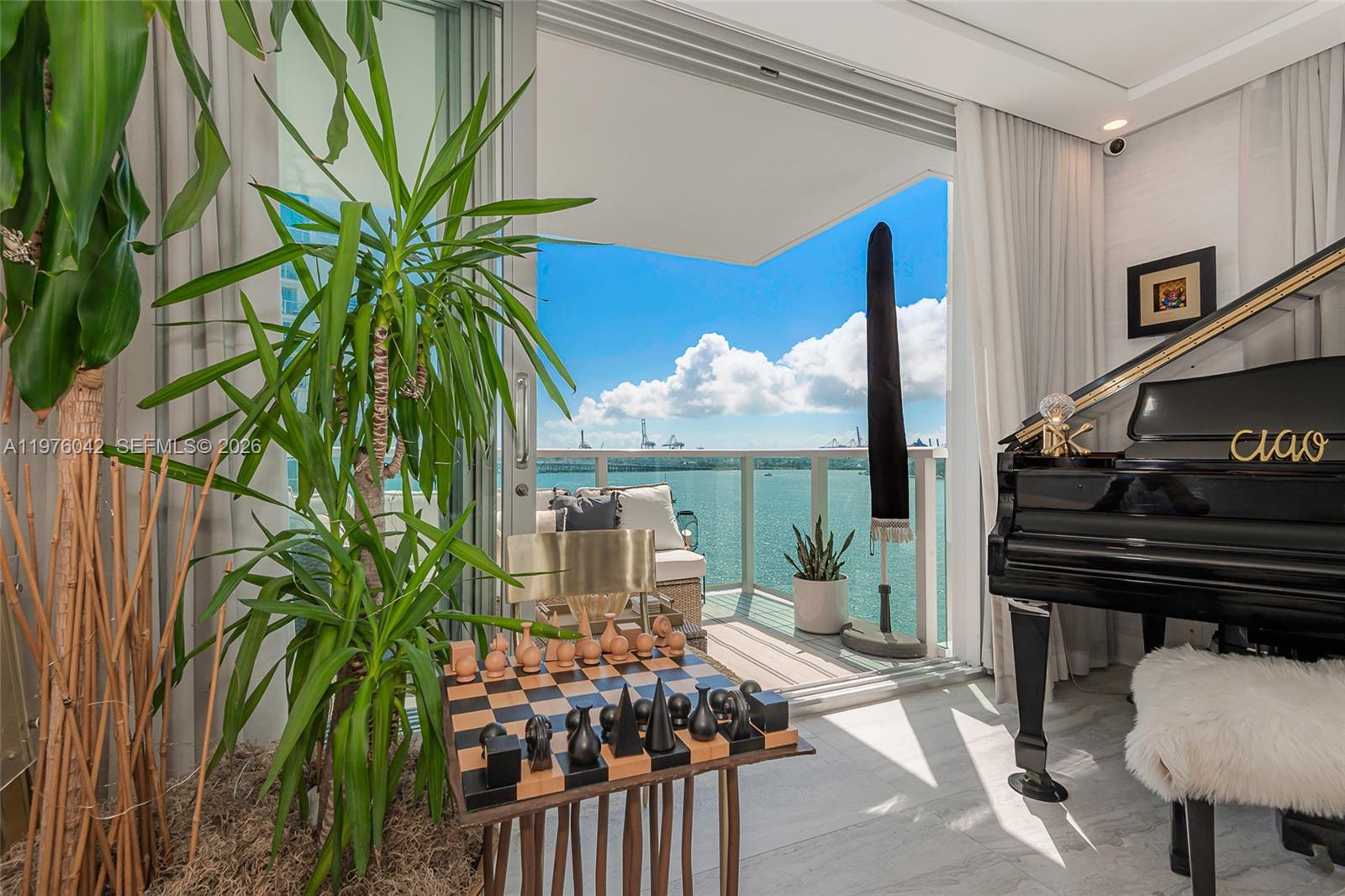 MIRADOR 1000 CONDO - Residential