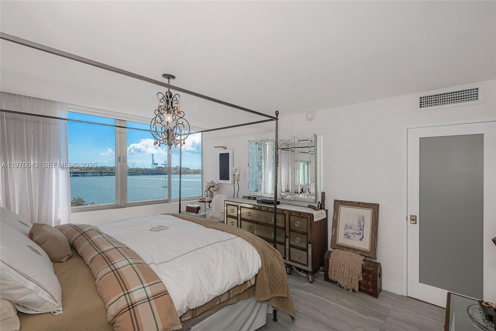 MIRADOR 1000 CONDO - Residential