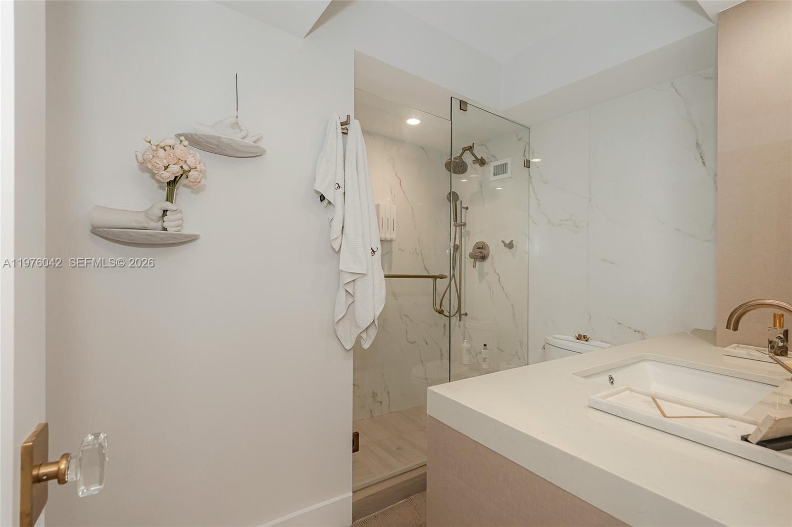 MIRADOR 1000 CONDO - Residential