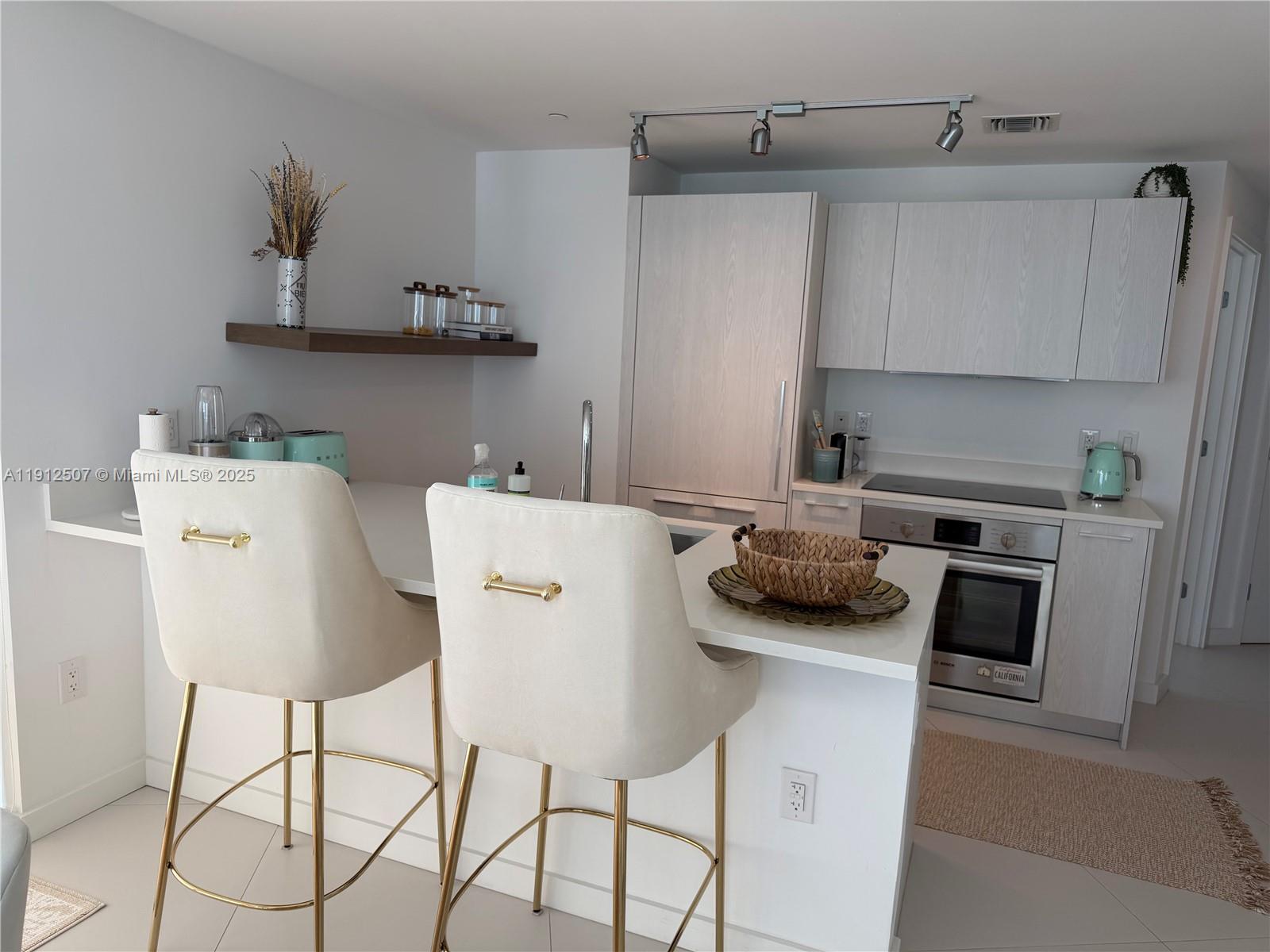 PARAISO BAYVIEWS CONDO - Residential Lease