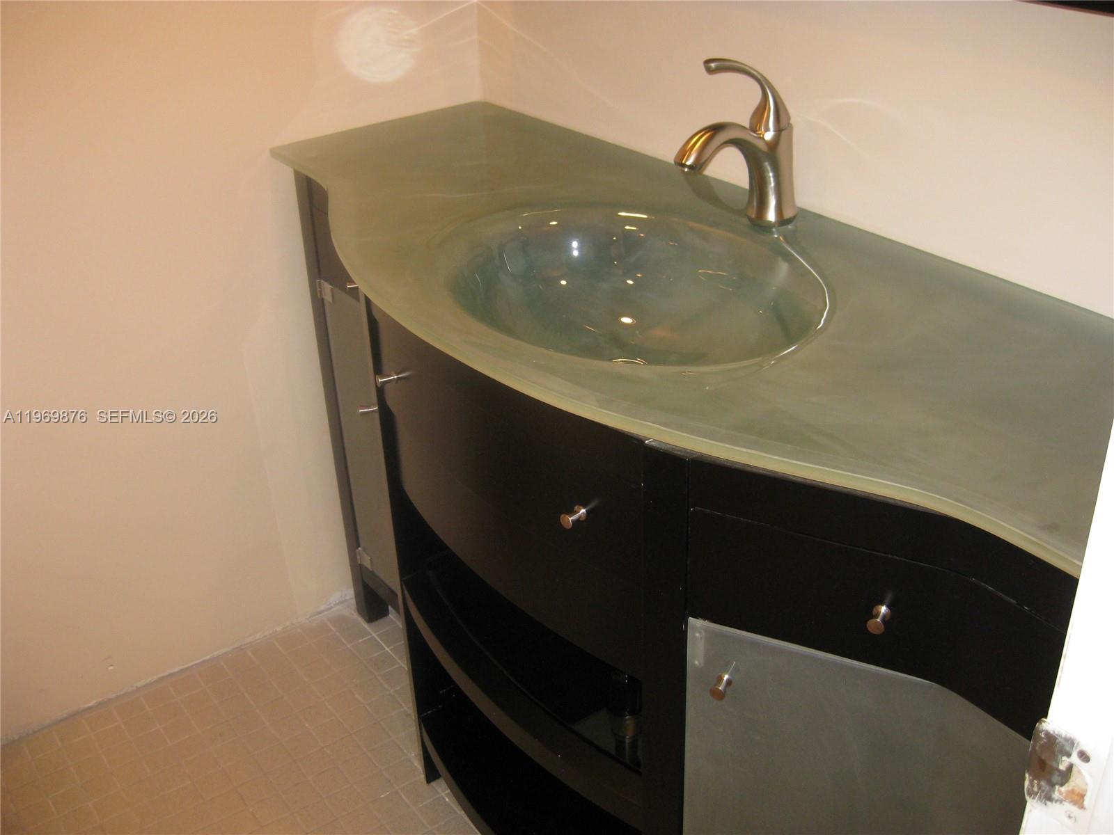 GOLDEN VIEW CONDO - Residential