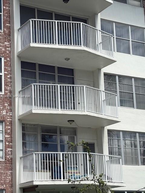 GOLDEN VIEW CONDO - Residential