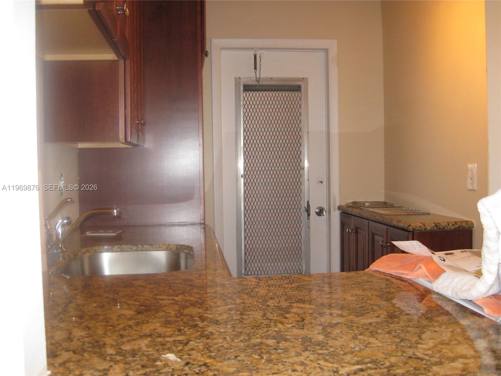 GOLDEN VIEW CONDO - Residential