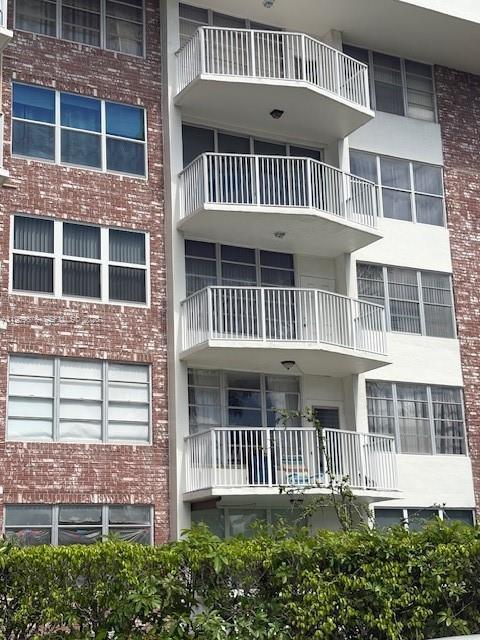 GOLDEN VIEW CONDO - Residential