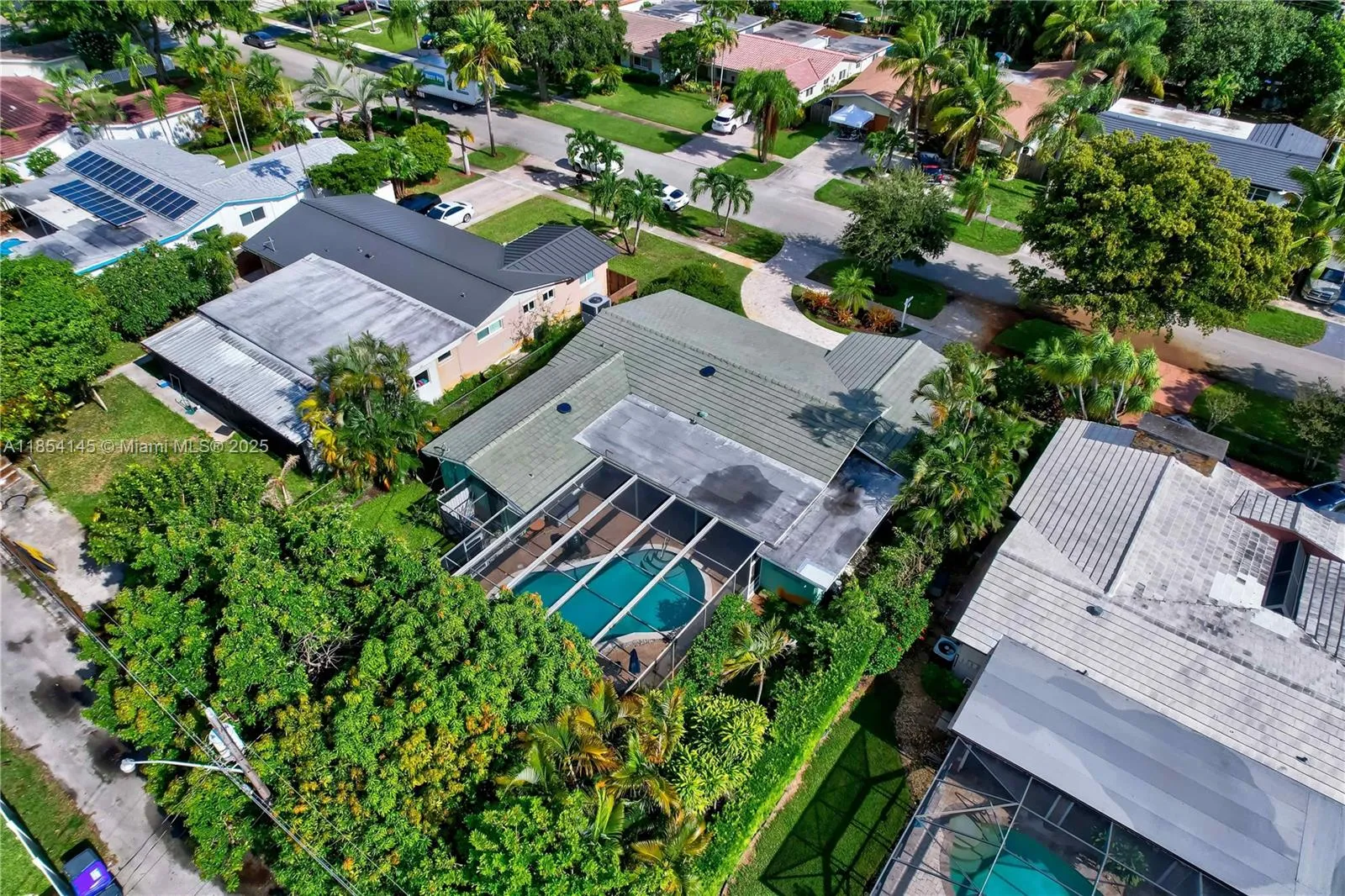 Hollywood, Florida 33021, United States, 3 Bedrooms Bedrooms, ,2 BathroomsBathrooms,Residential,Active,186237