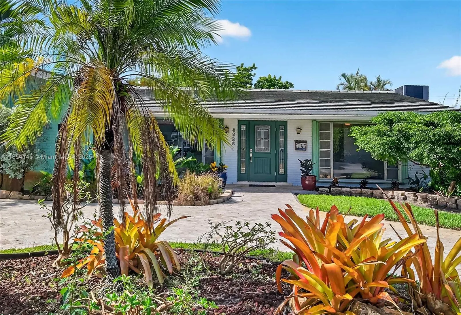 Hollywood, Florida 33021, United States, 3 Bedrooms Bedrooms, ,2 BathroomsBathrooms,Residential,Active,186237