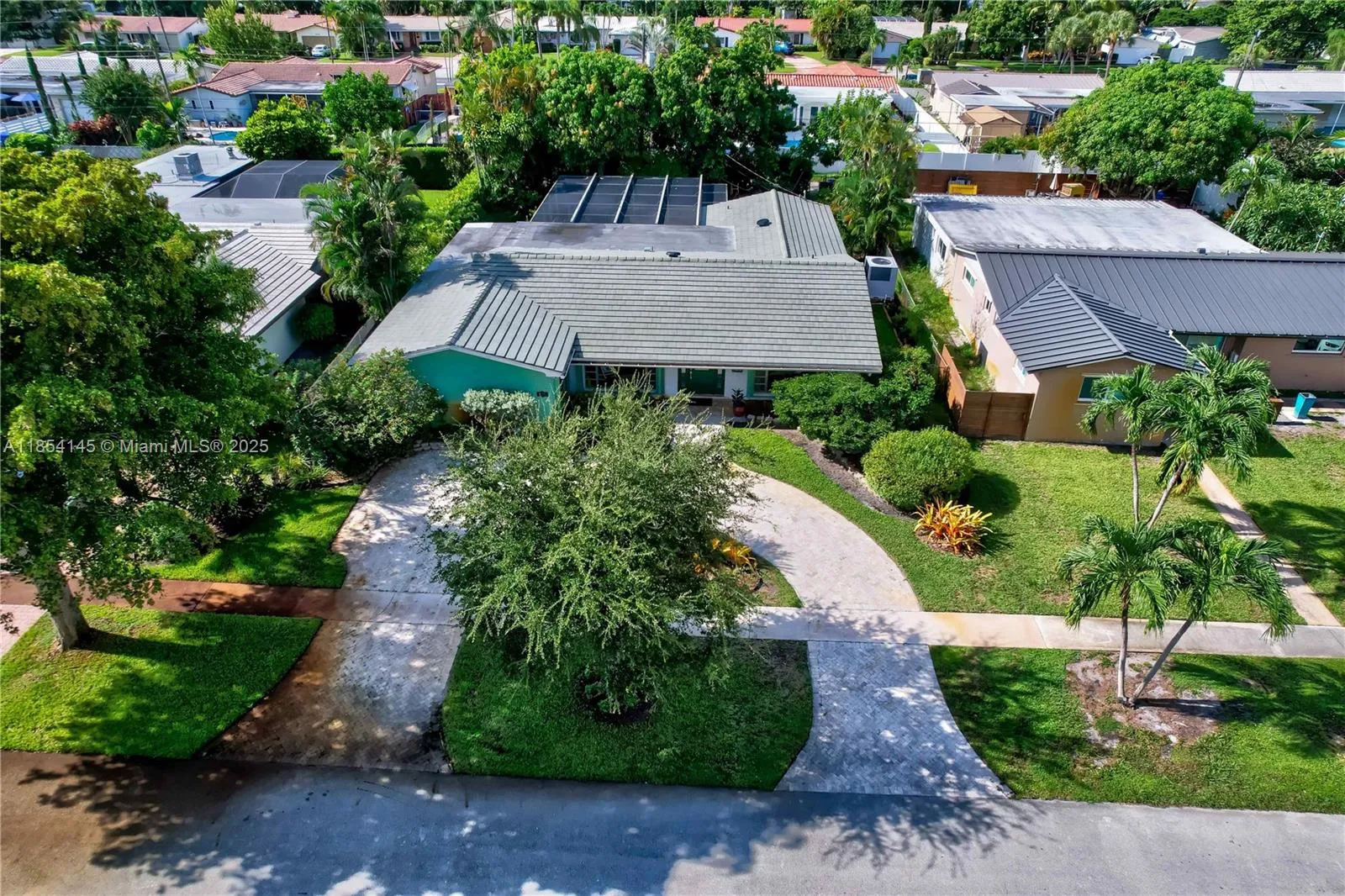 Hollywood, Florida 33021, United States, 3 Bedrooms Bedrooms, ,2 BathroomsBathrooms,Residential,Active,186237