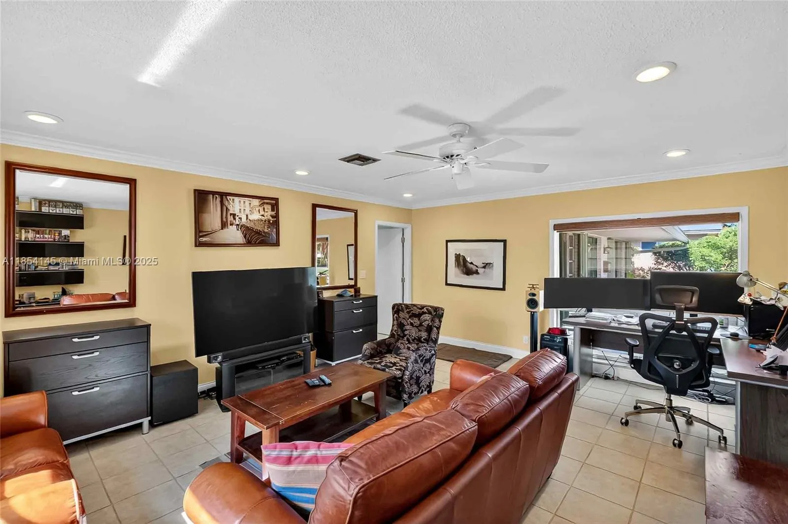 Hollywood, Florida 33021, United States, 3 Bedrooms Bedrooms, ,2 BathroomsBathrooms,Residential,Active,186237