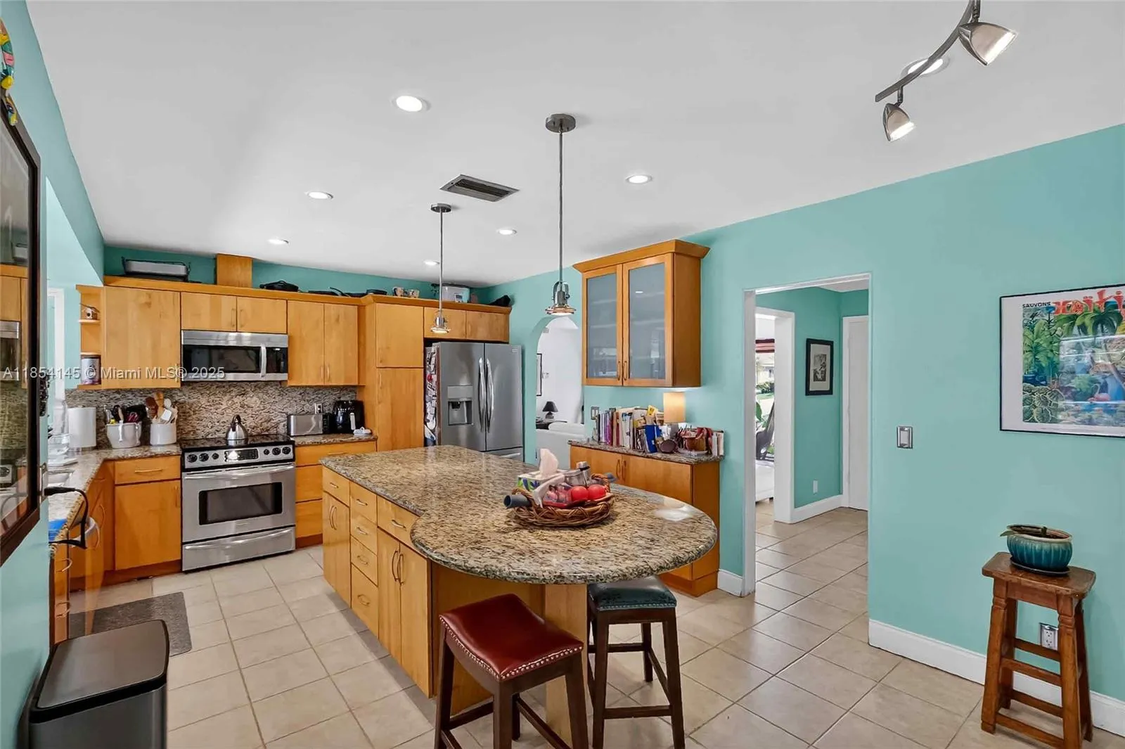 Hollywood, Florida 33021, United States, 3 Bedrooms Bedrooms, ,2 BathroomsBathrooms,Residential,Active,186237