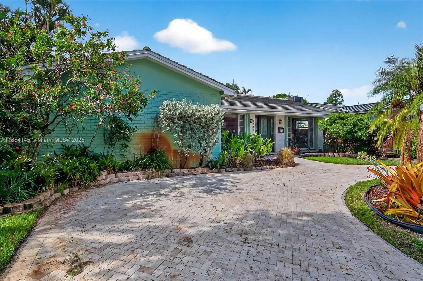 Hollywood, Florida 33021, United States, 3 Bedrooms Bedrooms, ,2 BathroomsBathrooms,Residential,Active,186237