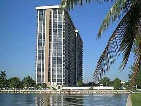 Beautiful, completely furnished apartment with gorgeous views of Biscayne Bay. Great building with numerous amenities (Pool, Fitness Room, Tennis, Convenience Store, Dry Cleaner, Beauty Salon). Best location in town: walking distance to Midtown & Deisgn District, and only minutes to Wunwood, Downtown/Brickell & Miami Beach. Great security & covered parking. This is a fabulous building & a top notch apartment. Available for occupancy on December 8. Call today!