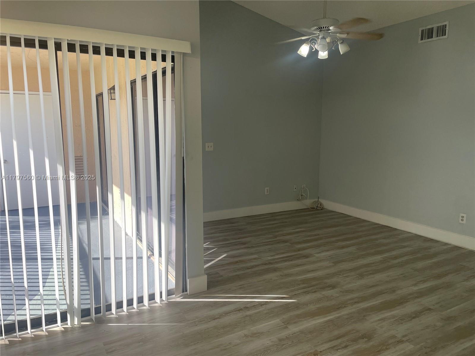 LAKESHORE CONDO 11 - Residential Lease