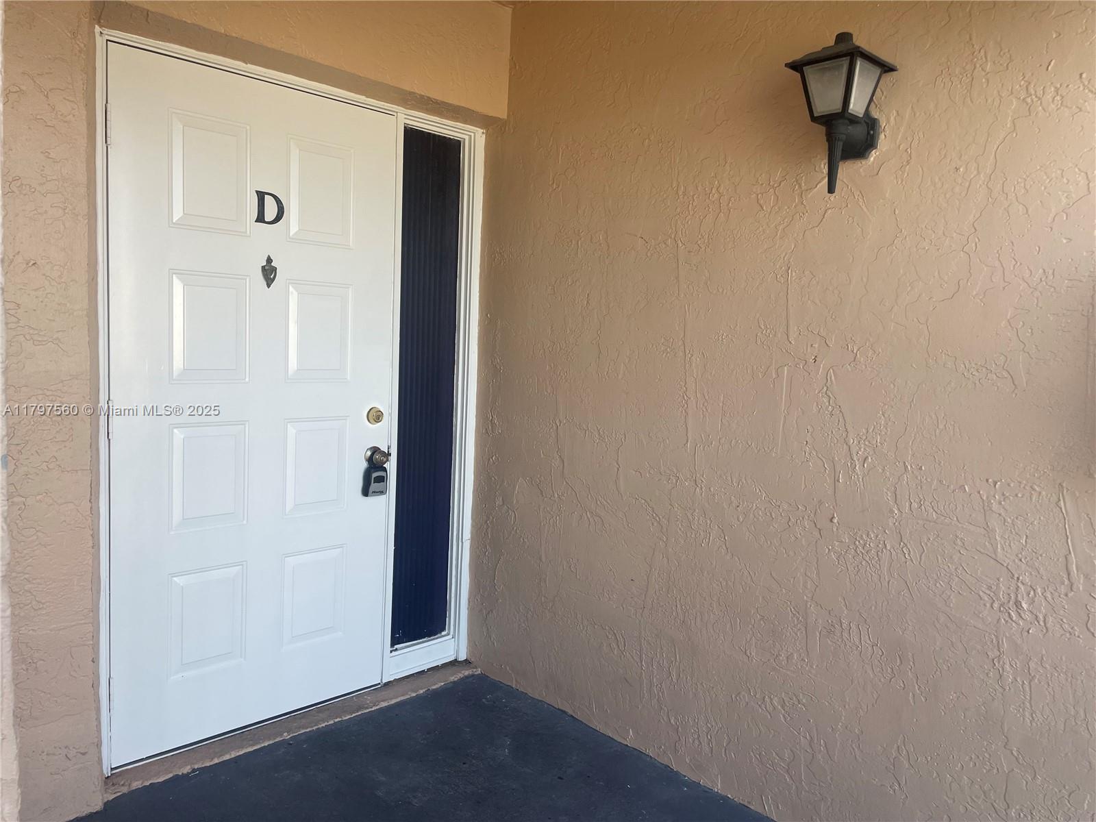 LAKESHORE CONDO 11 - Residential Lease