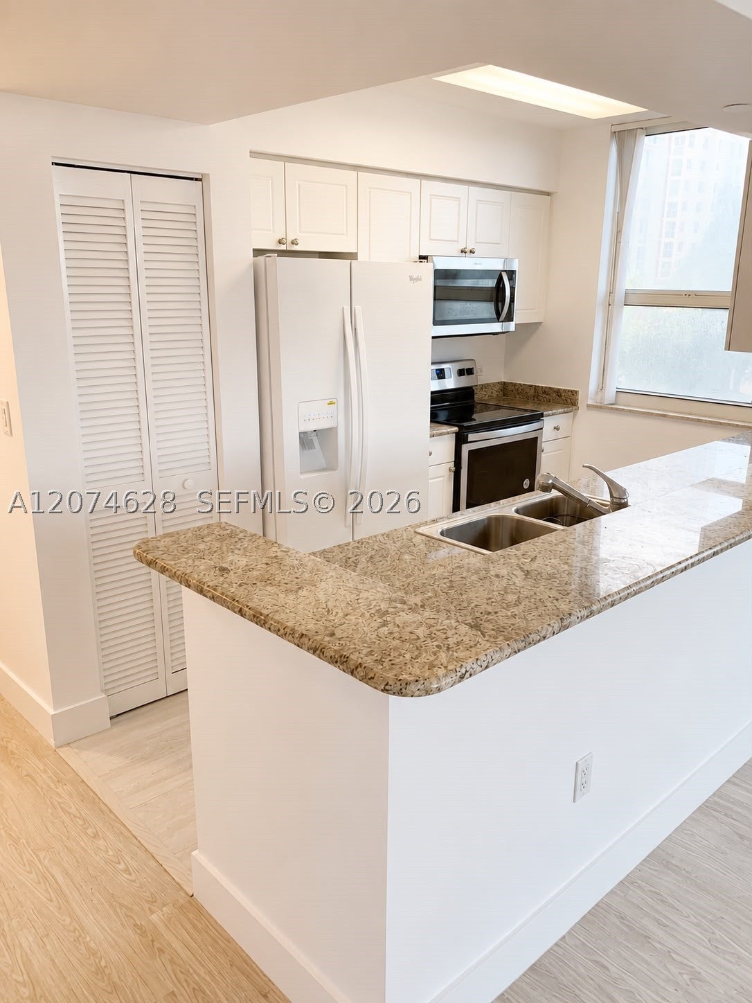 19501 W Country Club Dr 408