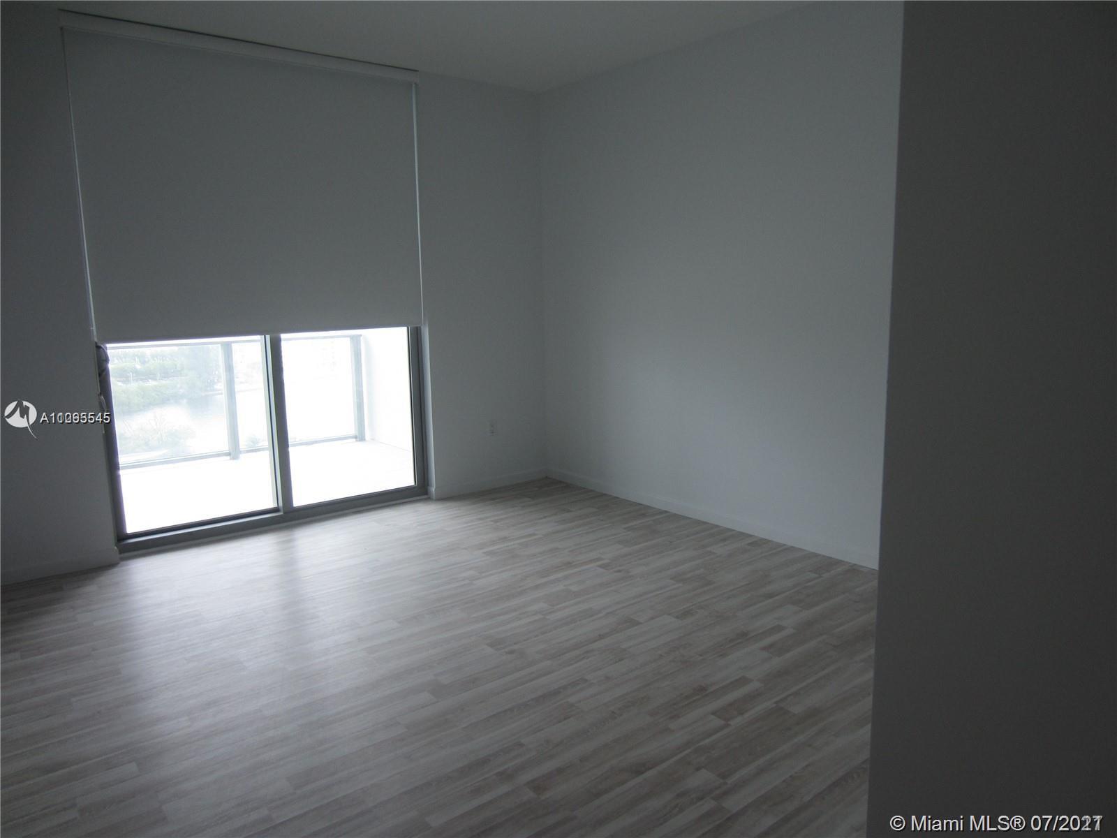 MARINA PALMS - Residential