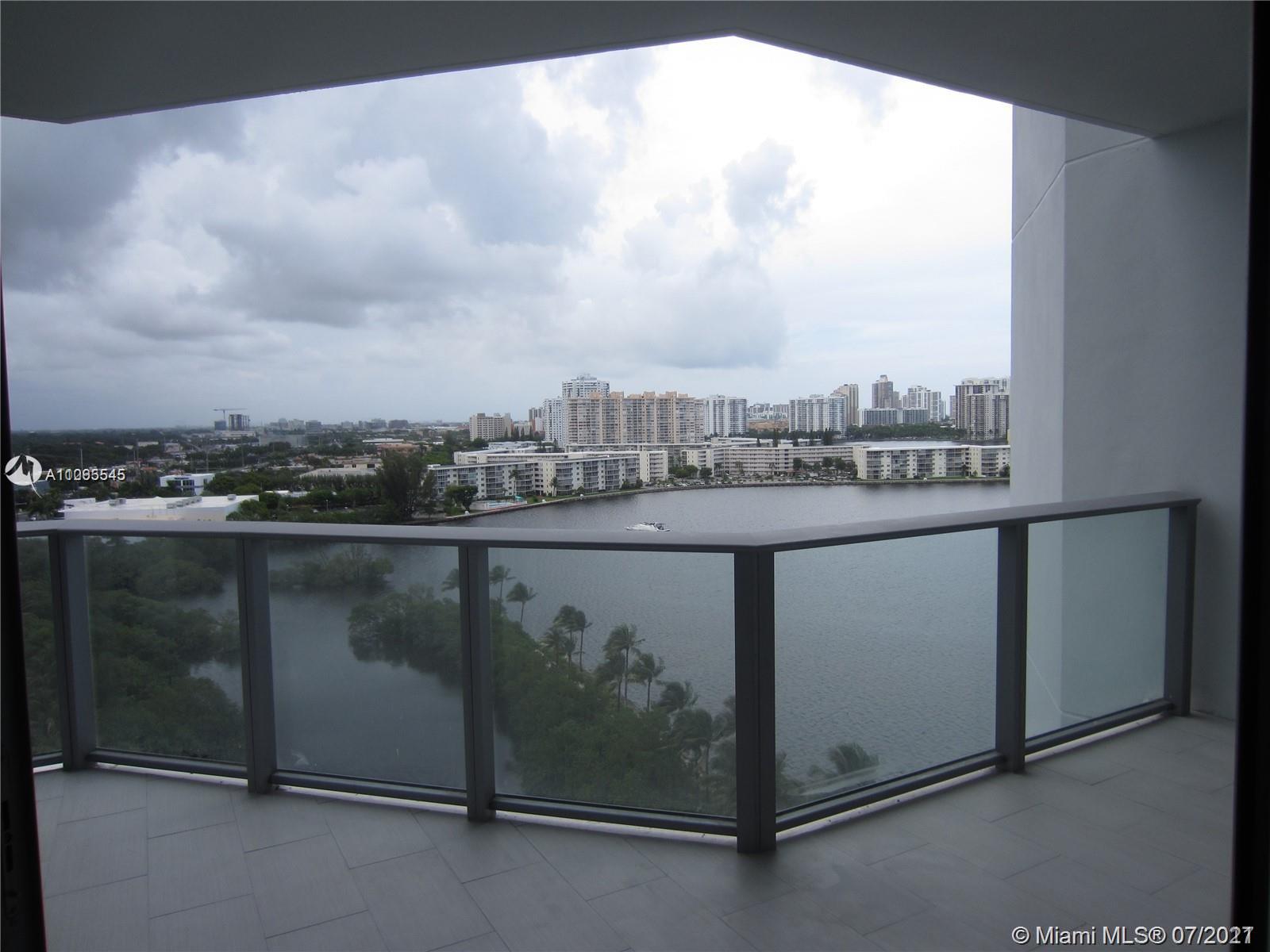 MARINA PALMS - Residential