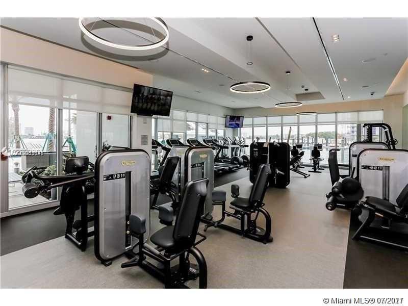 MARINA PALMS - Residential