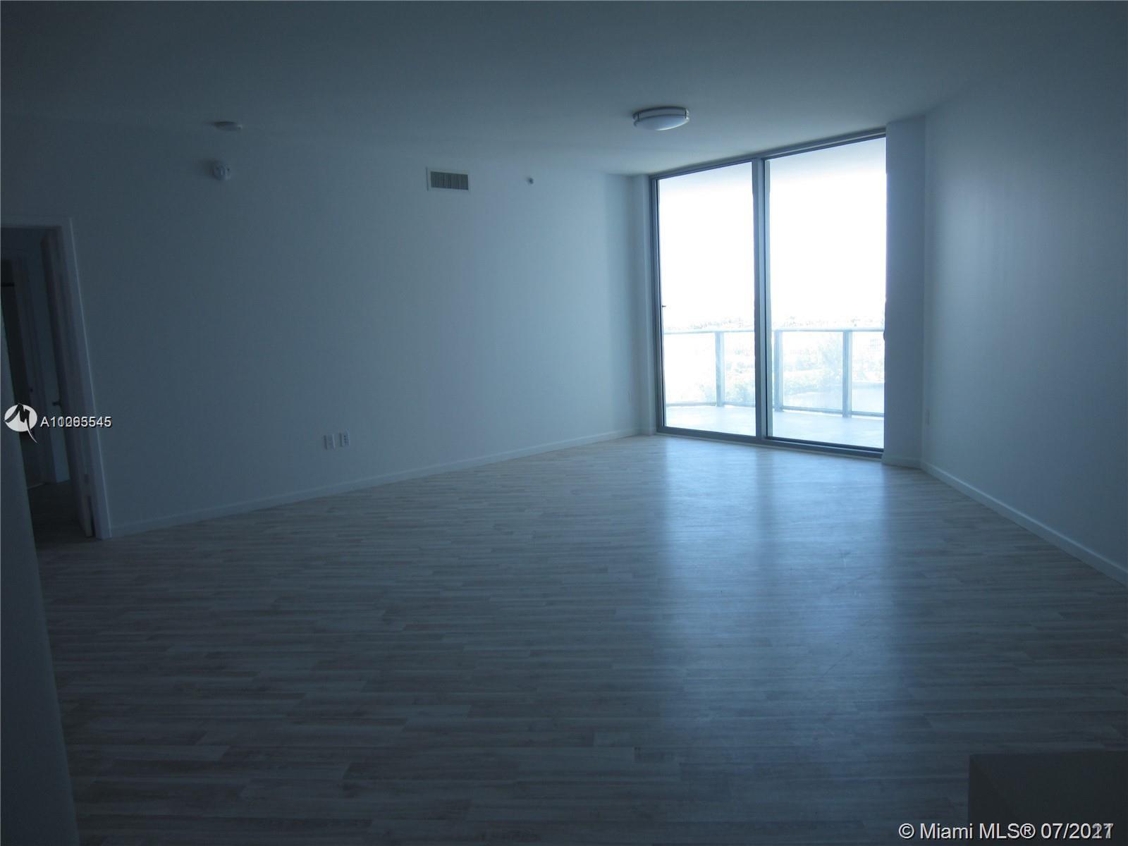 MARINA PALMS - Residential