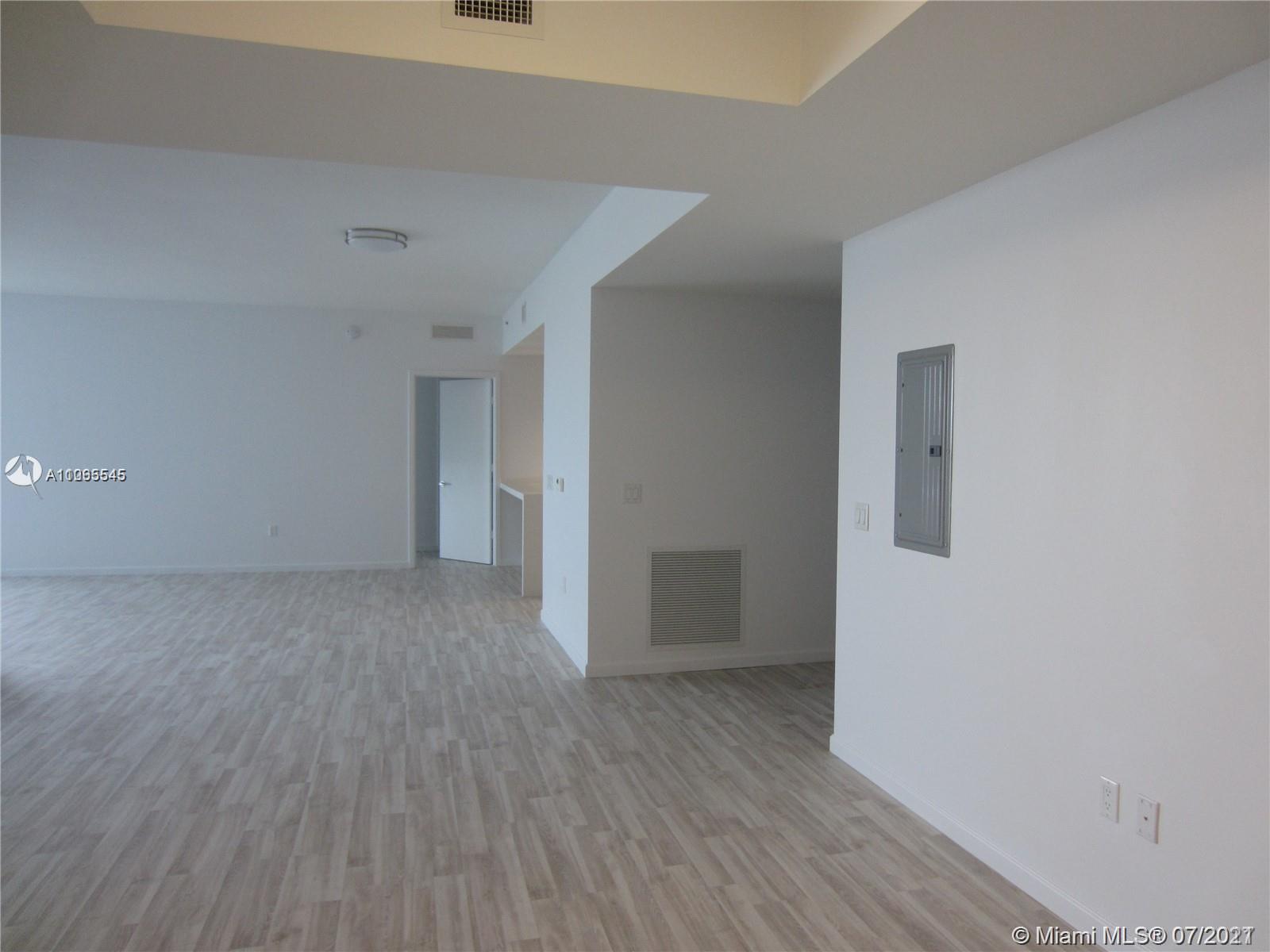 MARINA PALMS - Residential