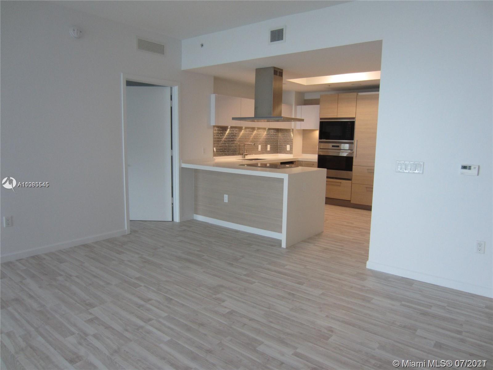 MARINA PALMS - Residential