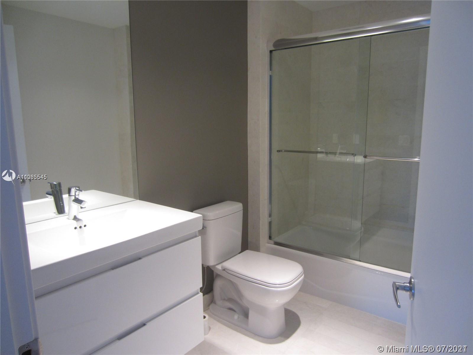 MARINA PALMS - Residential