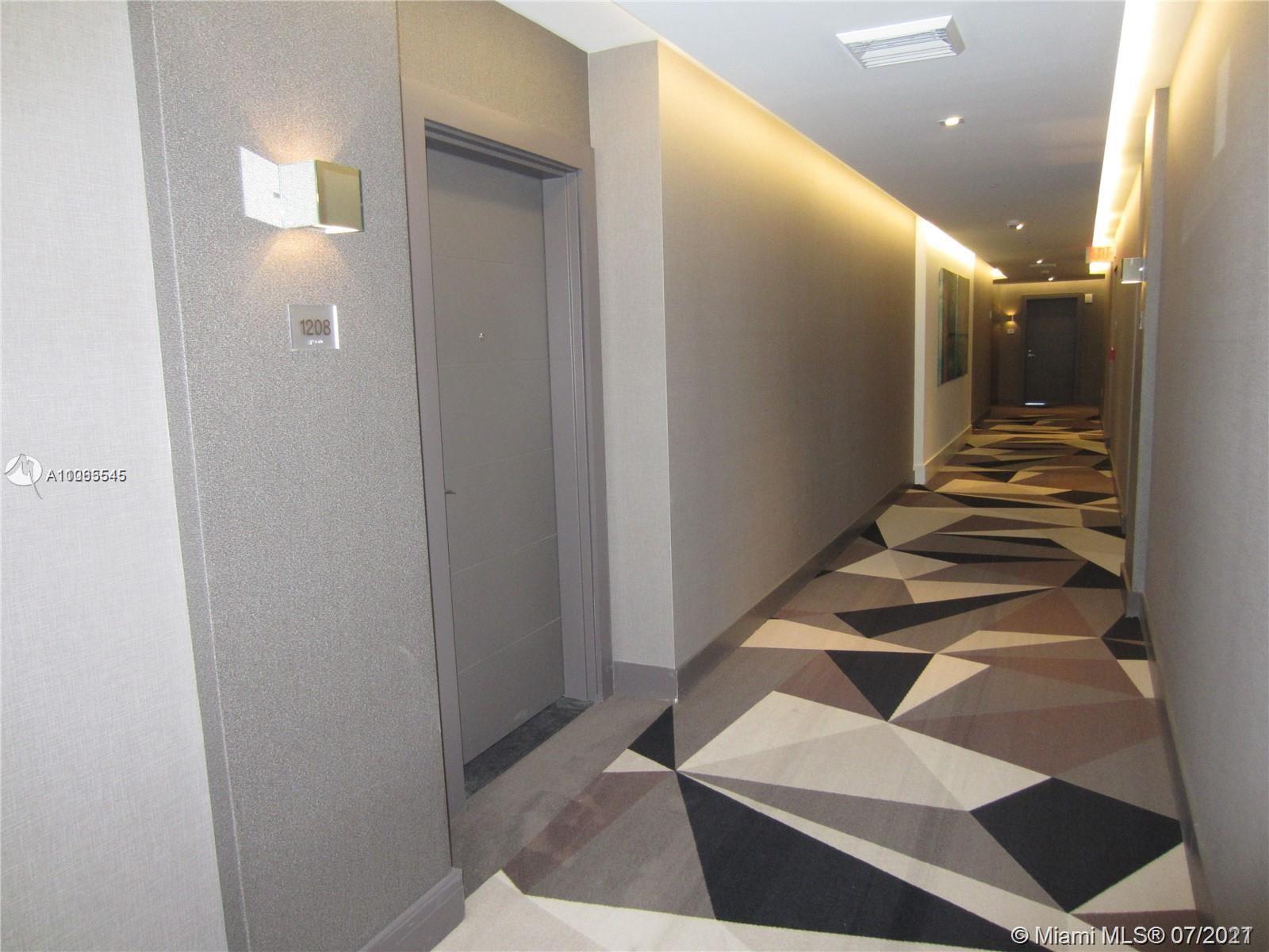 MARINA PALMS - Residential