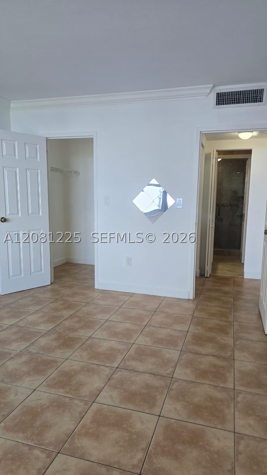 2899 Collins Ave 1005