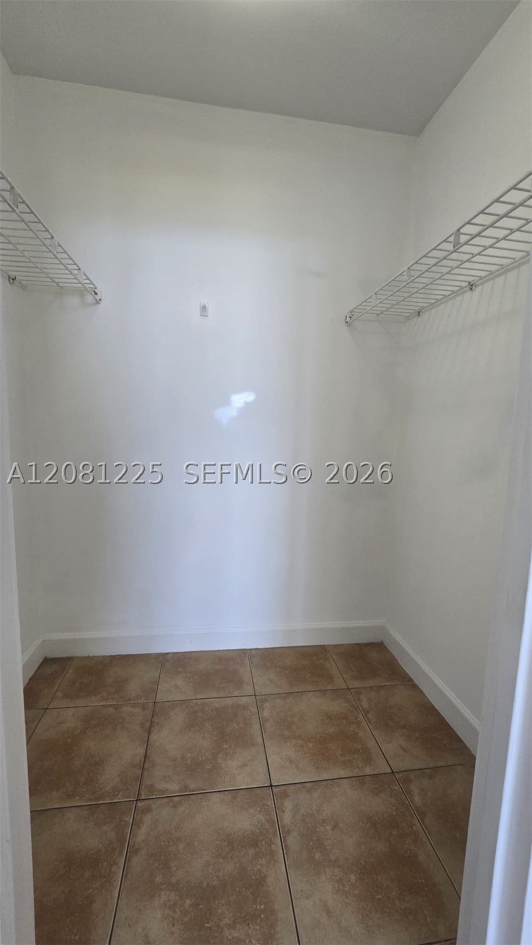 2899 Collins Ave 1005