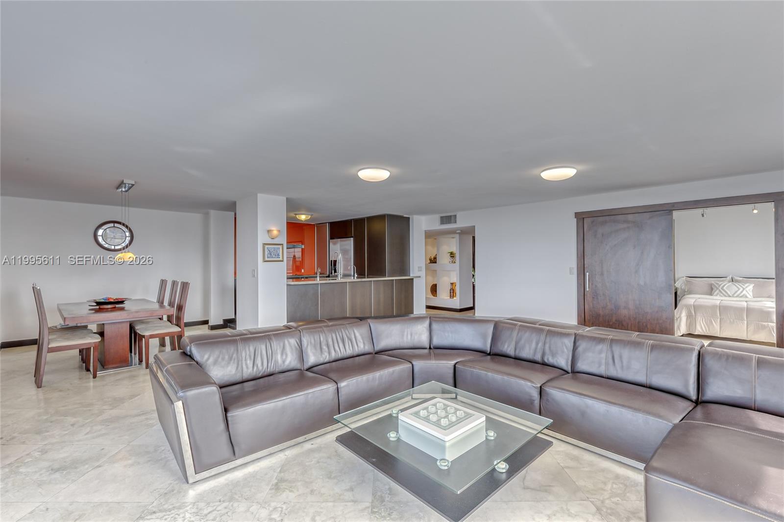 HALLMARK OF HOLLYWOOD CON - Residential