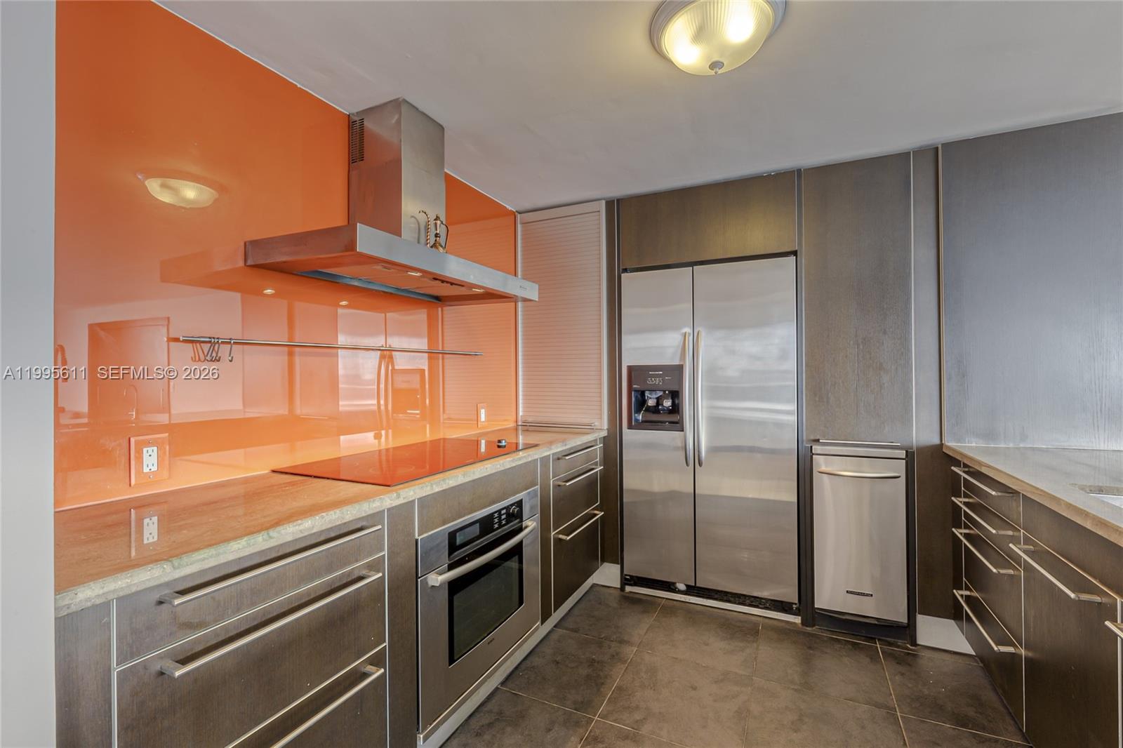 HALLMARK OF HOLLYWOOD CON - Residential