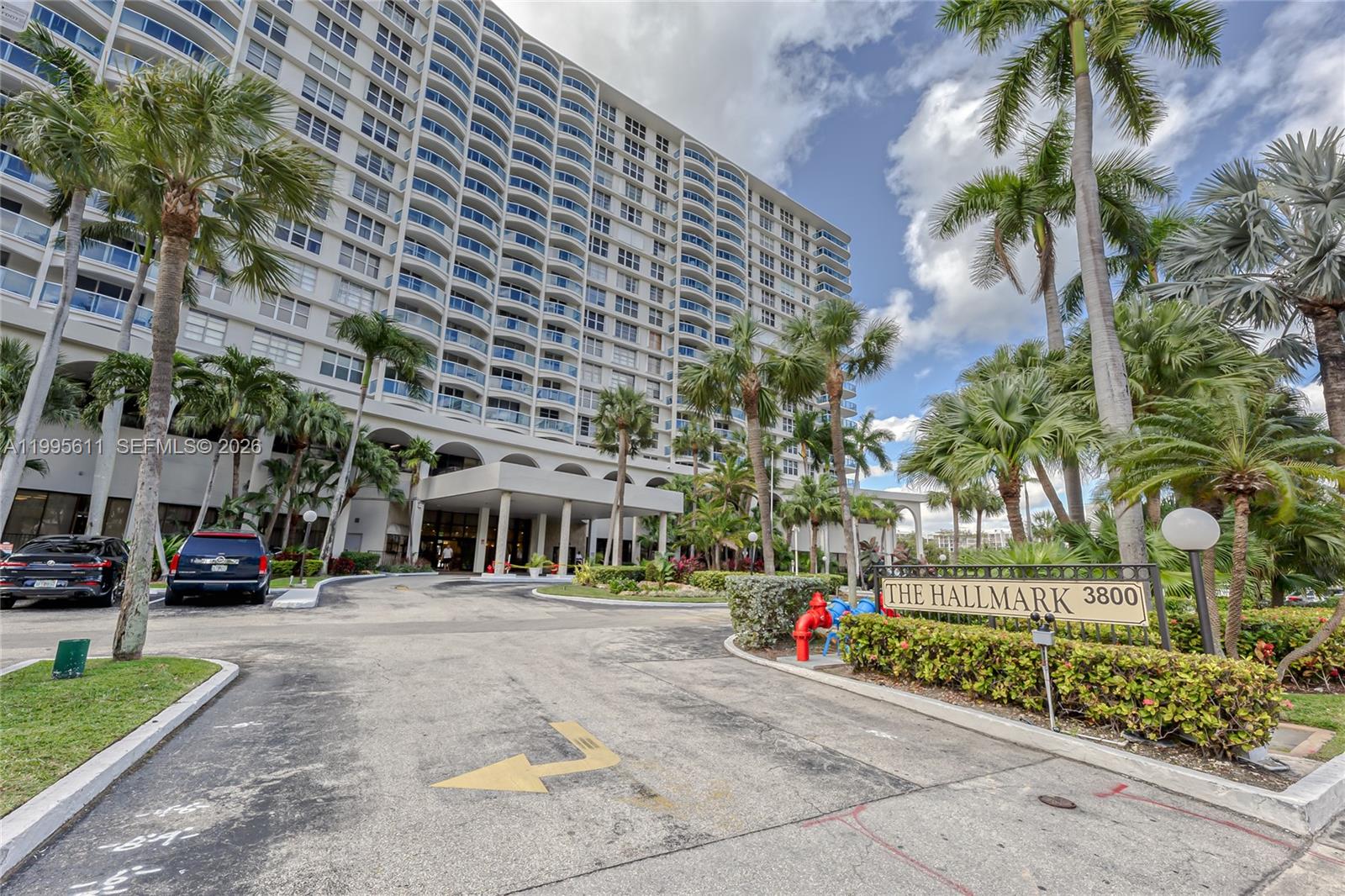 HALLMARK OF HOLLYWOOD CON - Residential