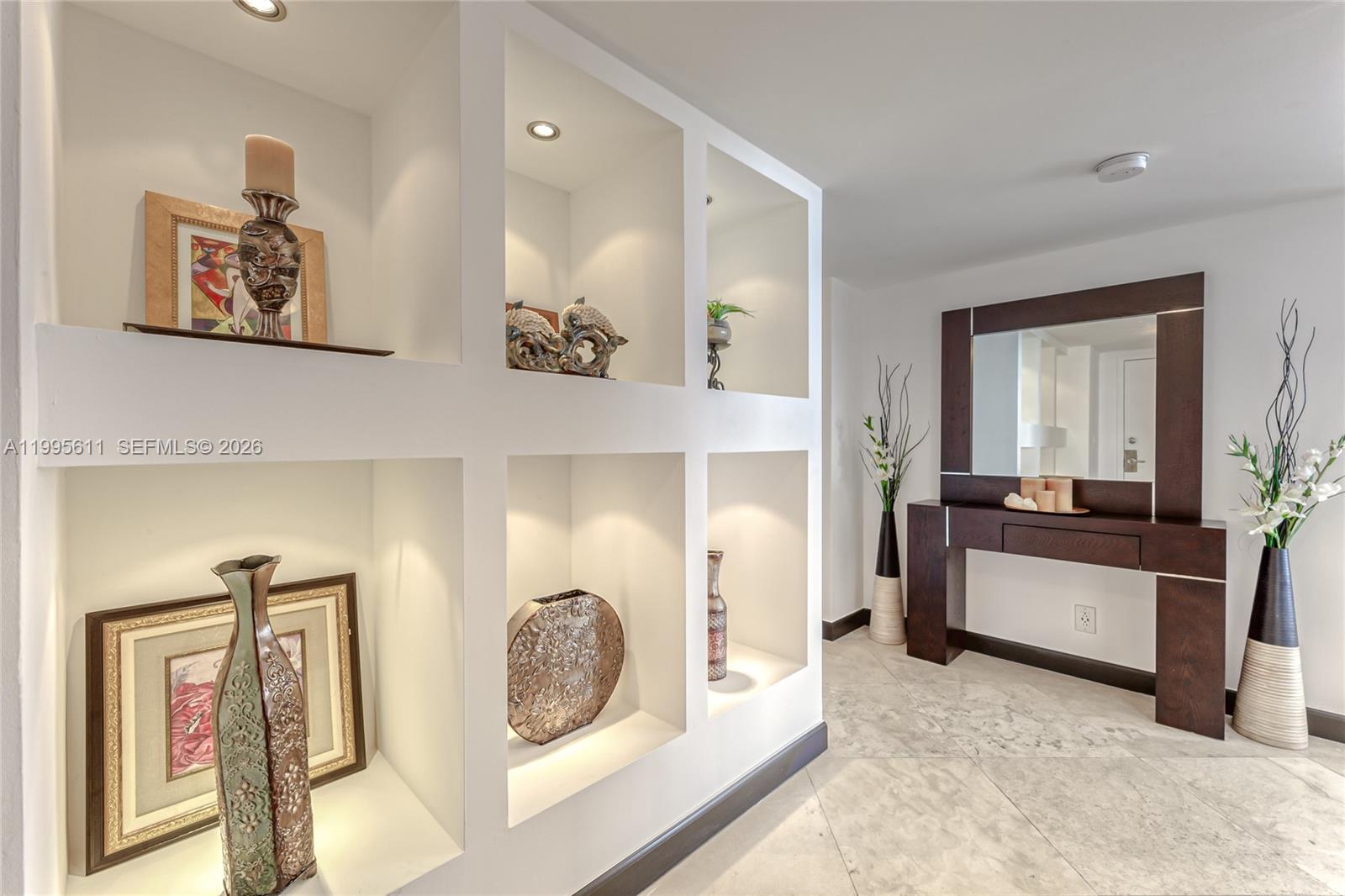 HALLMARK OF HOLLYWOOD CON - Residential